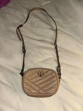 Tory Burch Quilted Chevron Crossbody in Tan